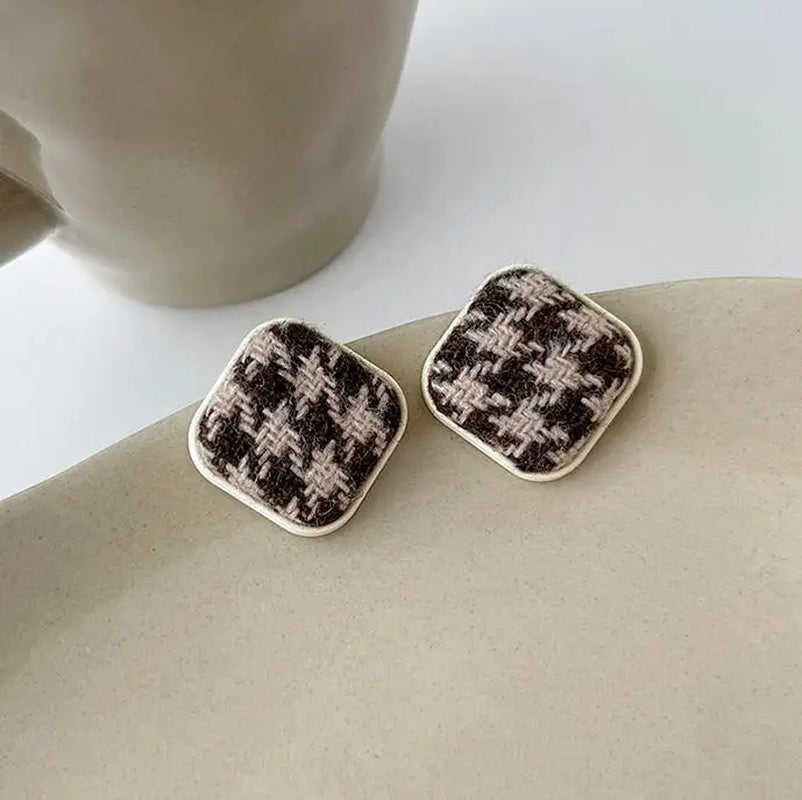 Love Heart Dangle Earrings for Women 2022 New Trendy Houndstooth Temperament Retro Cloth Autumn Jewelry Designer Autumn Jewelry