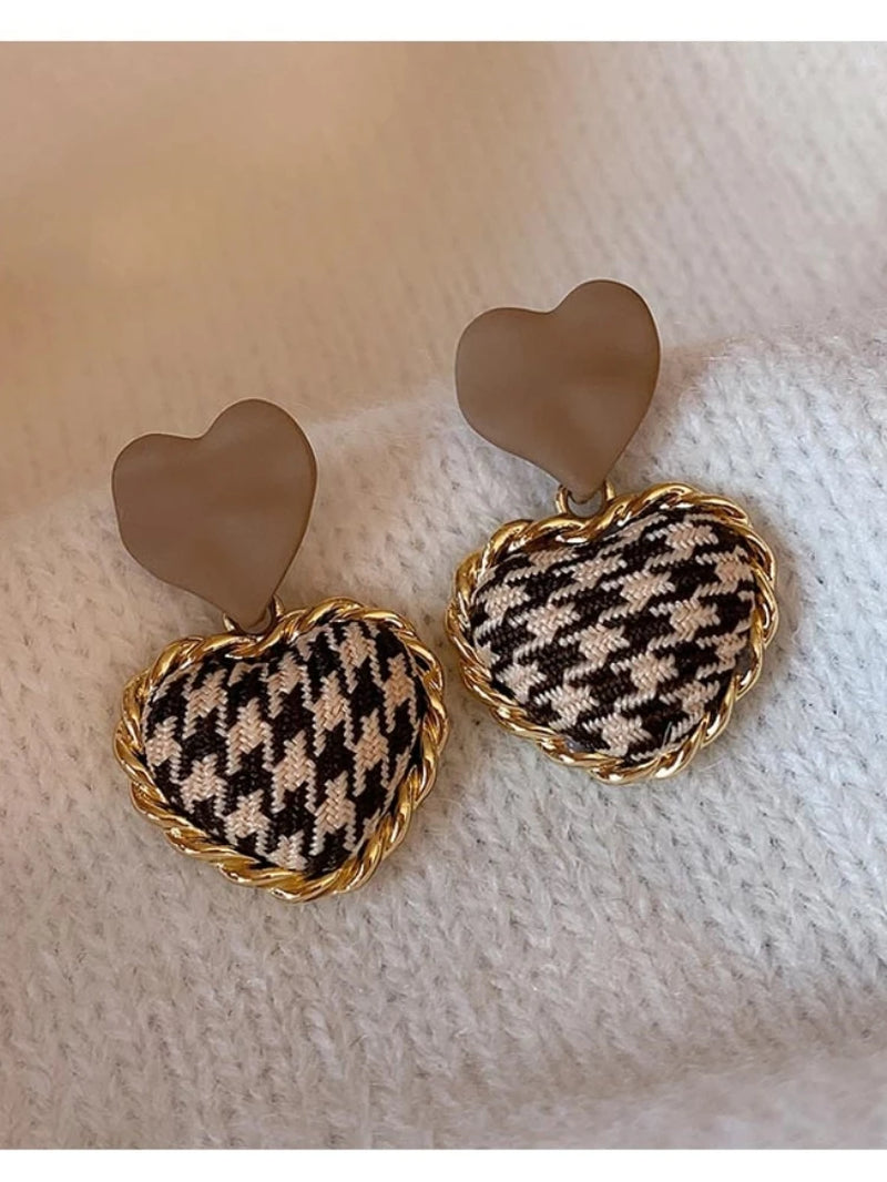 Love Heart Dangle Earrings for Women 2022 New Trendy Houndstooth Temperament Retro Cloth Autumn Jewelry Designer Autumn Jewelry