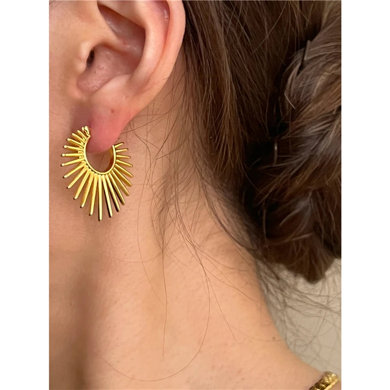 Metal Exaggerated Fan-Shaped Earrings for Women with Geometric Irregularly Shaped Earrings and Jewelry Accessories Gift