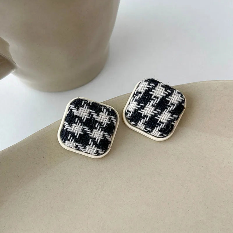 Love Heart Dangle Earrings for Women 2022 New Trendy Houndstooth Temperament Retro Cloth Autumn Jewelry Designer Autumn Jewelry