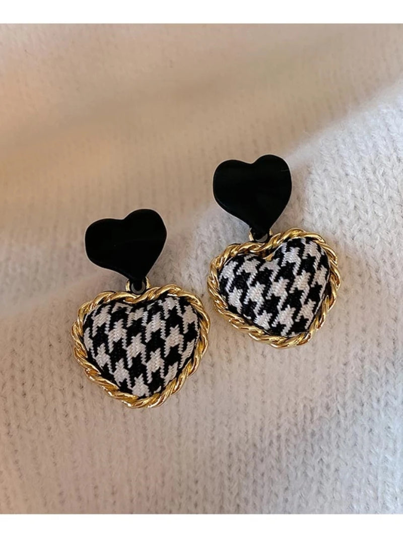 Love Heart Dangle Earrings for Women 2022 New Trendy Houndstooth Temperament Retro Cloth Autumn Jewelry Designer Autumn Jewelry