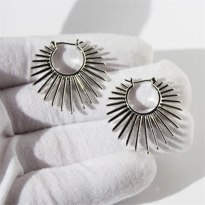 Metal Exaggerated Fan-Shaped Earrings for Women with Geometric Irregularly Shaped Earrings and Jewelry Accessories Gift