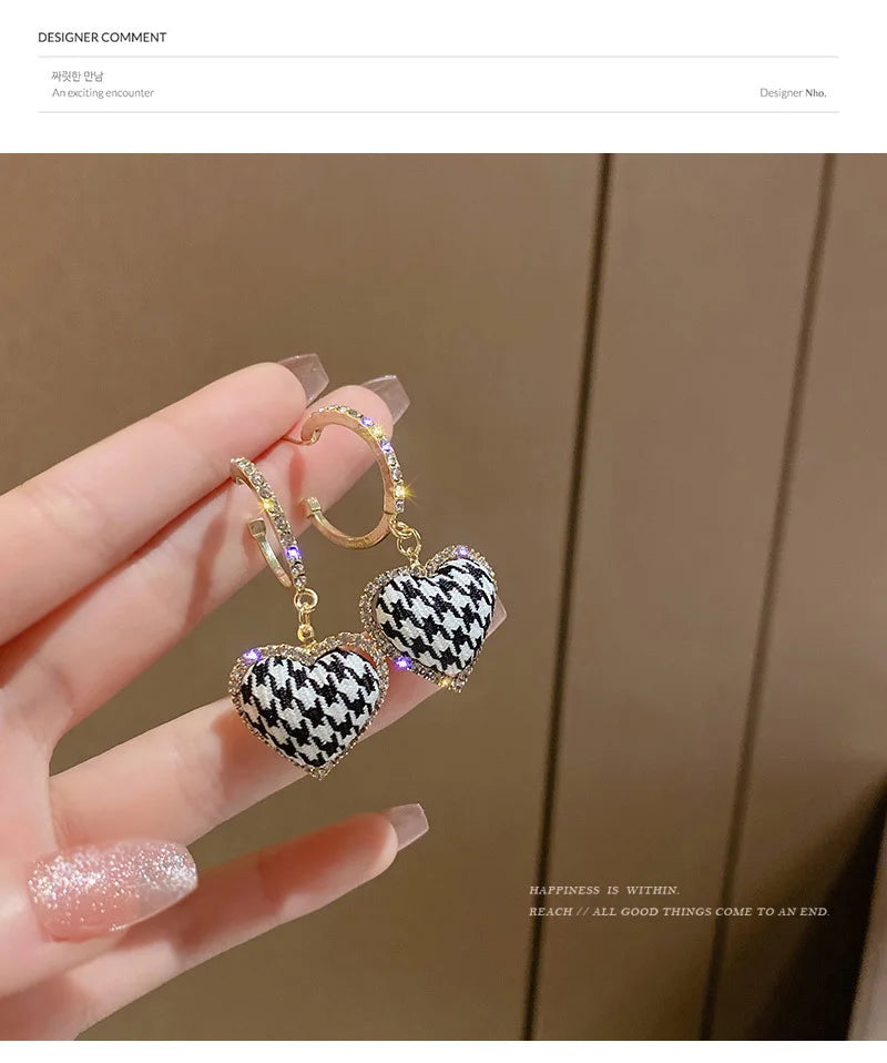 Love Heart Dangle Earrings for Women 2022 New Trendy Houndstooth Temperament Retro Cloth Autumn Jewelry Designer Autumn Jewelry